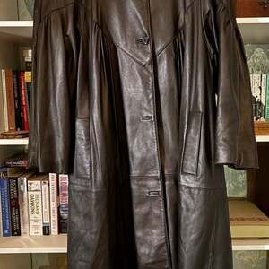 Creations Jez Montreal Ladies Long Leather Coat size 14
